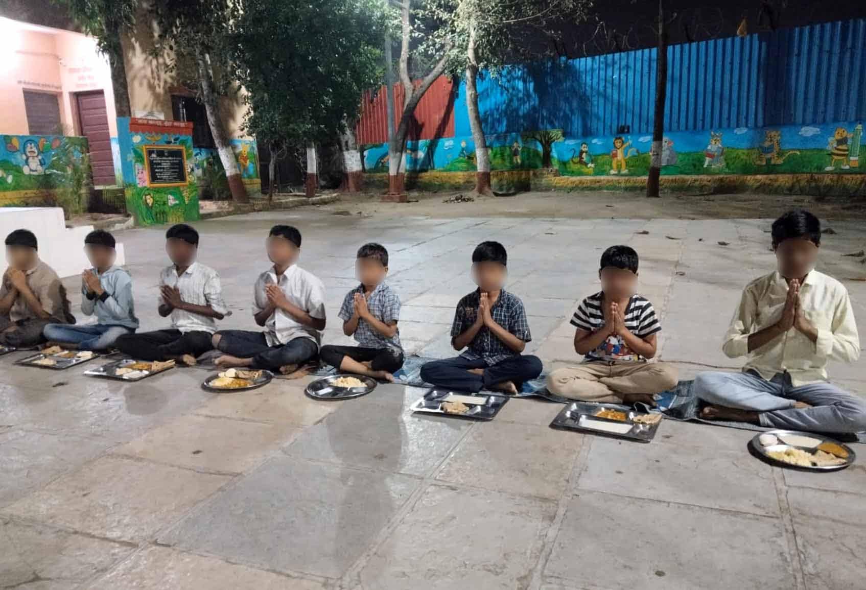 Food-Grains-and-Groceries-Blurred-3